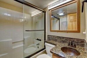 House | Bathroom | Towels - #198 (Breckenridge)