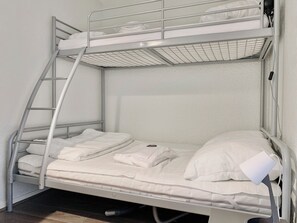 1 Schlafzimmer, Bügeleisen/Bügelbrett, Bettwäsche