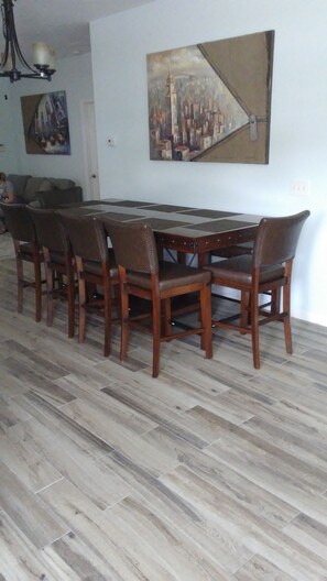 Dining - Ocean Breeze Paridise (Panama City Beach)