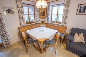 Dining - Apartment 4 75 sqm, non-smoking, 2 ... (Anger)