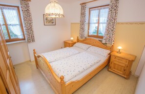 2 habitaciones, tabla de planchar con plancha, internet y ropa de cama 