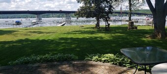 Bemus Point Lakefront stuga