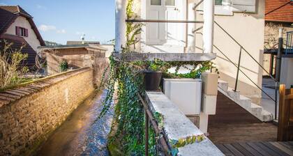 La Tiny - Small detached house