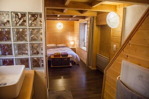 2 soverom, strykejern/-brett, wi-fi og sengetøy