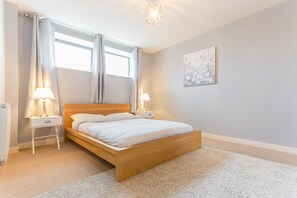 2 bedrooms, WiFi - Modern Stylish Close to London Bridge (London)