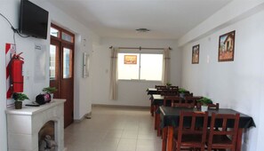 含每日當地特色早餐