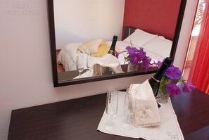 1 quarto, cofres nos quartos, ferros/tábuas de passar roupa, Wi-Fi