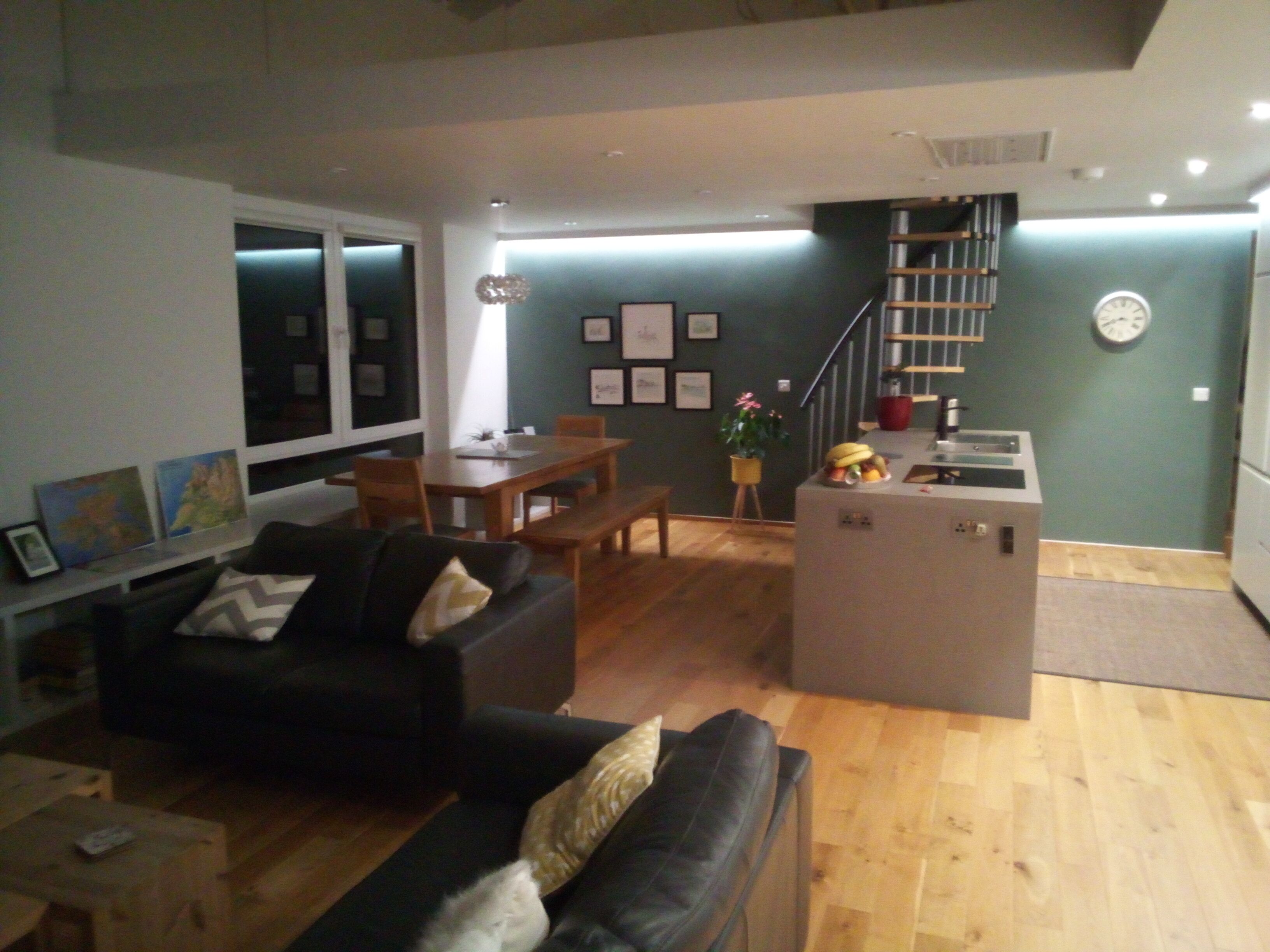 Apartment | Living room | 30-inch TV with cable channels