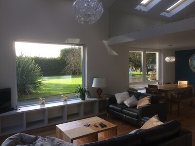 정원이 있는 고급 아파트먼트