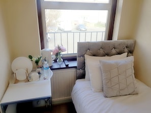 Standard Single Room, Shared Bathroom (ROOM 5) - The 55 (Enfield)