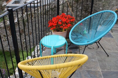 Stunning Sea/Harbour Views in a Beautiful Stone Built Cottage - Village Location