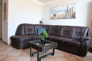 Fernseher, Videospiele, DVD-Player, Bücher