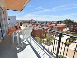 Outdoor dining - Apartment Helen by Interhome (Torredembarra)
