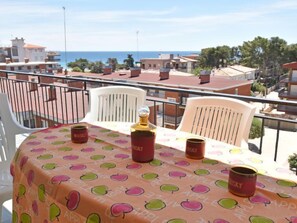 Outdoor dining - Apartment Helen by Interhome (Torredembarra)
