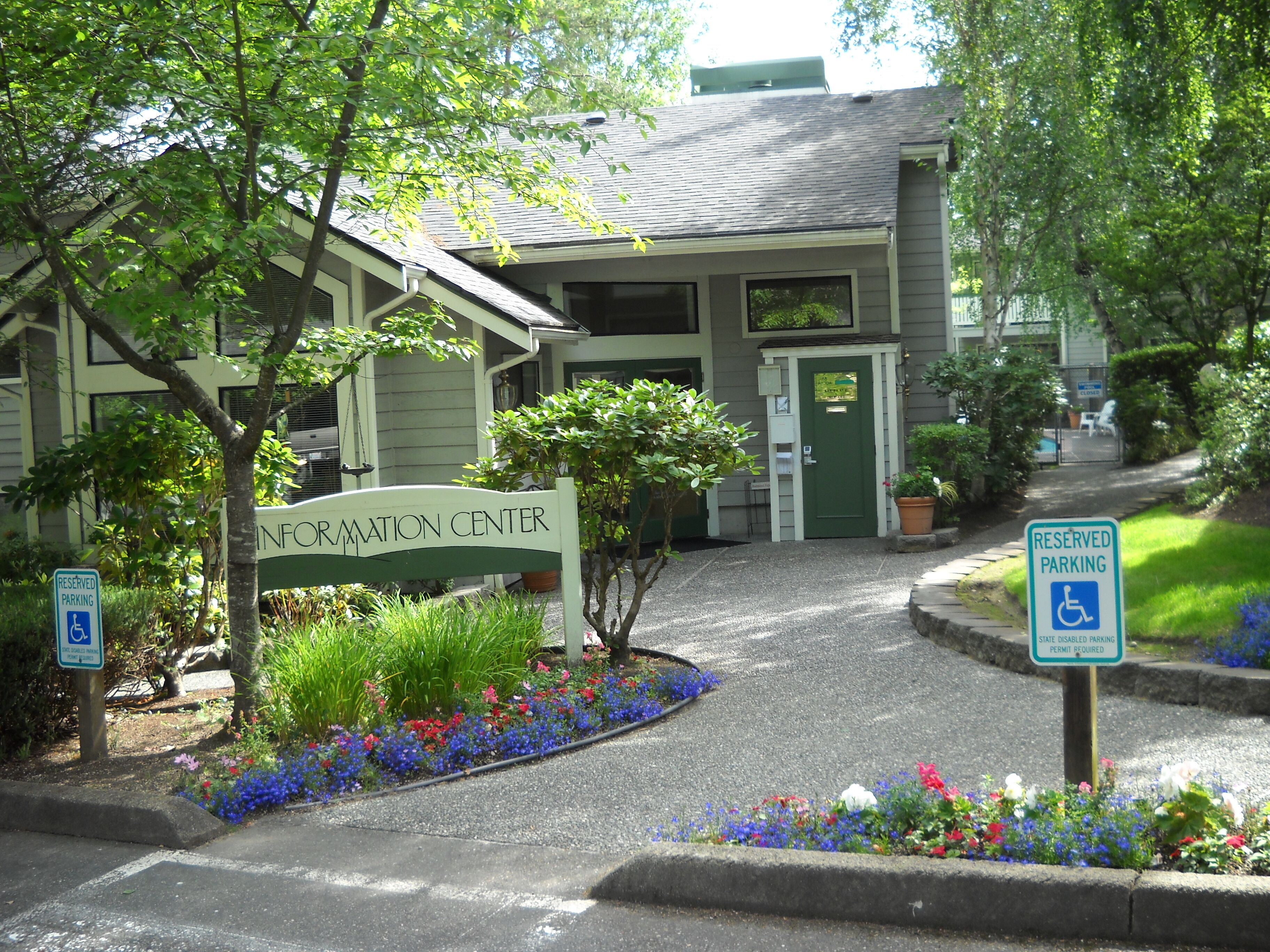 D218  Executive Suite 1 bd 1 bth - 2nd Floor