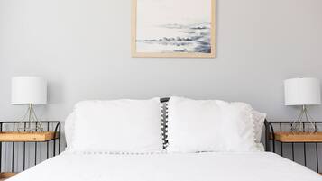 2 bedrooms, iron/ironing board, free WiFi, bed sheets