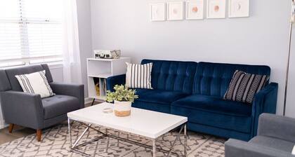 TRENDY 2 BR CONDO ON S. MILLEDGE. CLEAN AND CLOSE TO EVERYTHING! /2