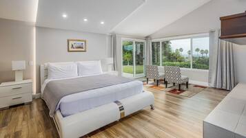 4 bedrooms, desk, iron/ironing board, free WiFi