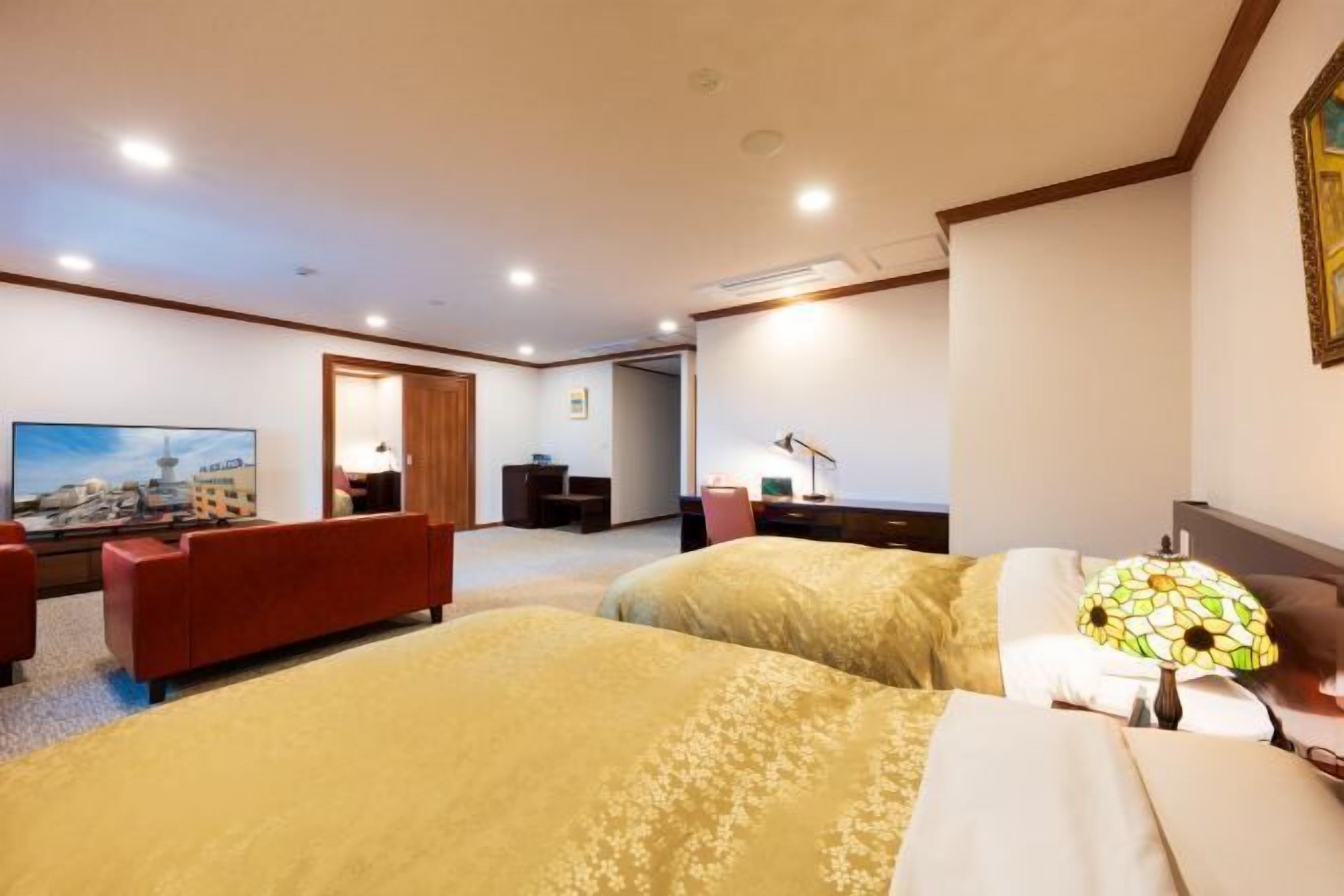 Tallelokero huoneessa, silitysrauta/-lauta, ilmainen Wi-Fi