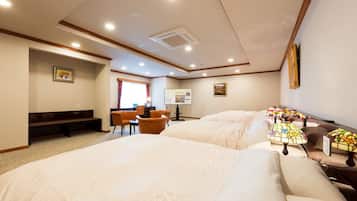 Neljän hengen huone, tupakointi kielletty (Family) | Tallelokero huoneessa, silitysrauta/-lauta, ilmainen Wi-Fi