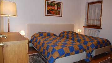 3 Schlafzimmer, Bügeleisen/Bügelbrett, Reisekinderbett, kostenloses WLAN