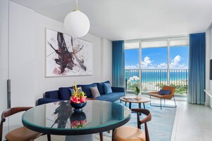 Minibar, caja fuerte, cortinas opacas y sistema de insonorización