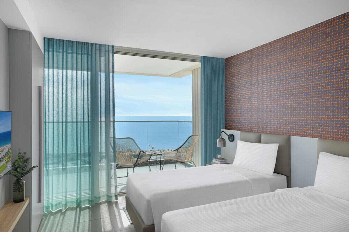 2 bedrooms, minibar, in-room safe, blackout curtains