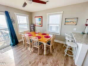 Dining - Island’s Delite – Breezy Beach Days Ahead (Surf City)