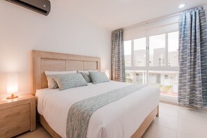 3 chambres, fer et planche à repasser, Wi-Fi, draps fournis