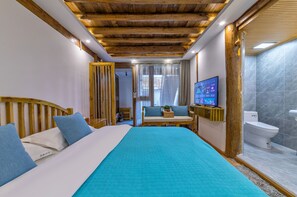 Decoración personalizada, muebles diferentes y escritorio 