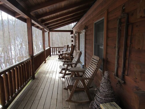 Loft cabin 2-4 guests Hocking Hills - Tar hollow