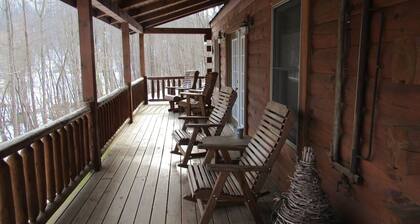 Loft cabin 2-4 guests Hocking Hills - Tar hollow