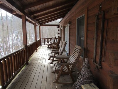 Loft cabin 2-4 guests Hocking Hills - Tar hollow