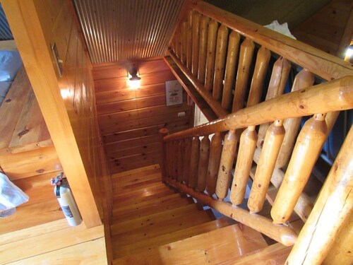 Loft cabin 2-4 guests Hocking Hills - Tar hollow