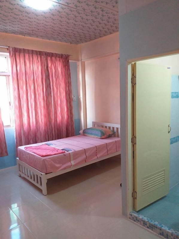 Standard Single Room | 1 bedroom, soundproofing, free WiFi