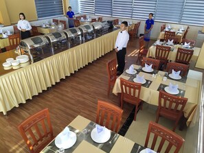 Daily buffet breakfast (USD 3 per person) - Shwe Hin Thar Hotel (Mandalay)