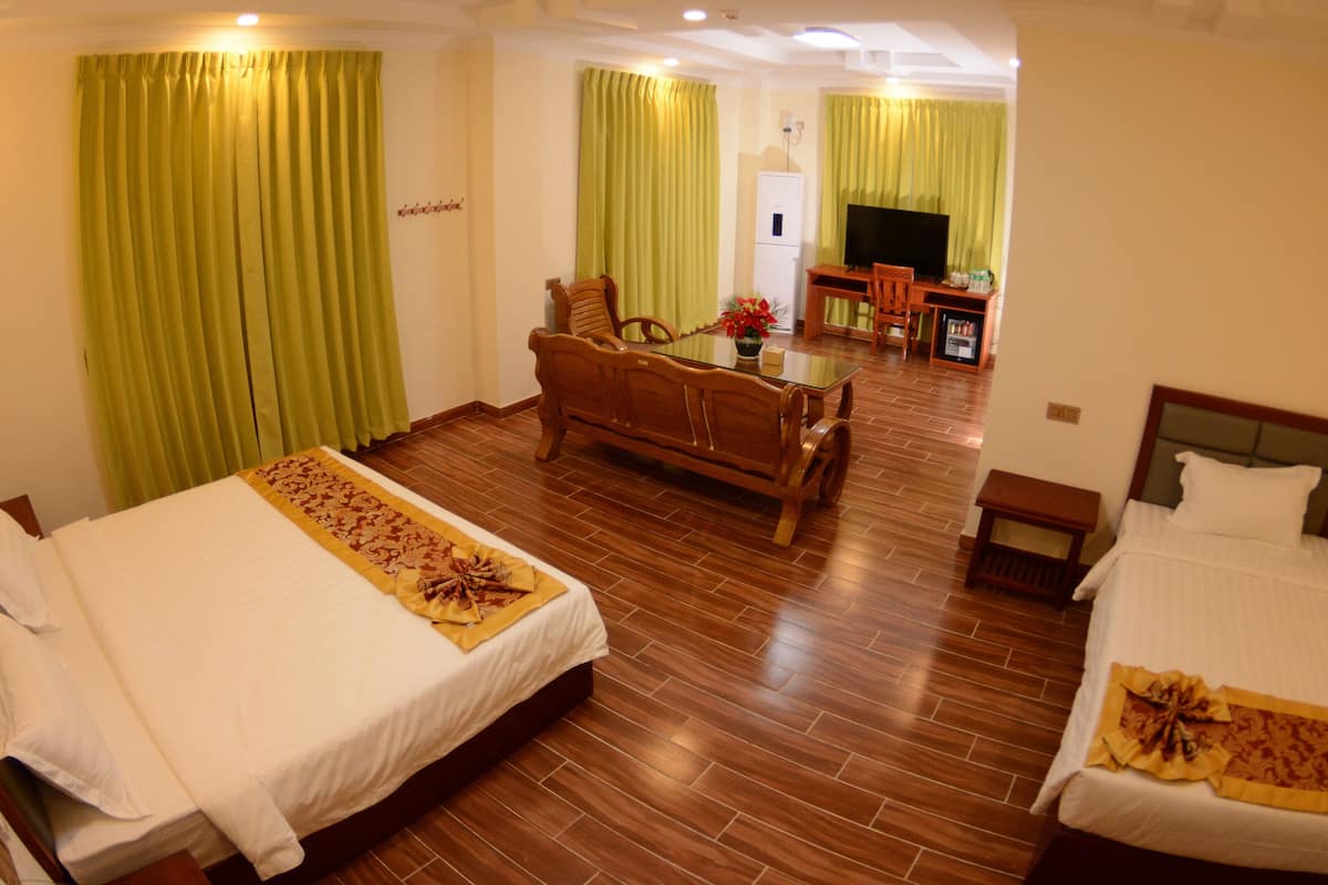 Family Triple Room | Minibar, iron/ironing board, free WiFi, bed sheets