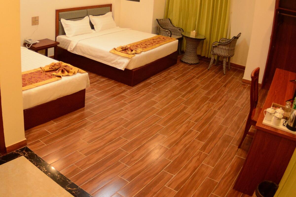 Luxury Triple Room | Minibar, iron/ironing board, free WiFi, bed sheets