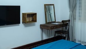 Deluxe Double Room | Room amenity - FnF HOUSING (Hanoi)
