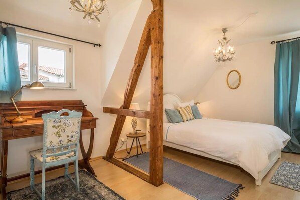 3 habitaciones, tabla de planchar con plancha, cuna de viaje y wifi 