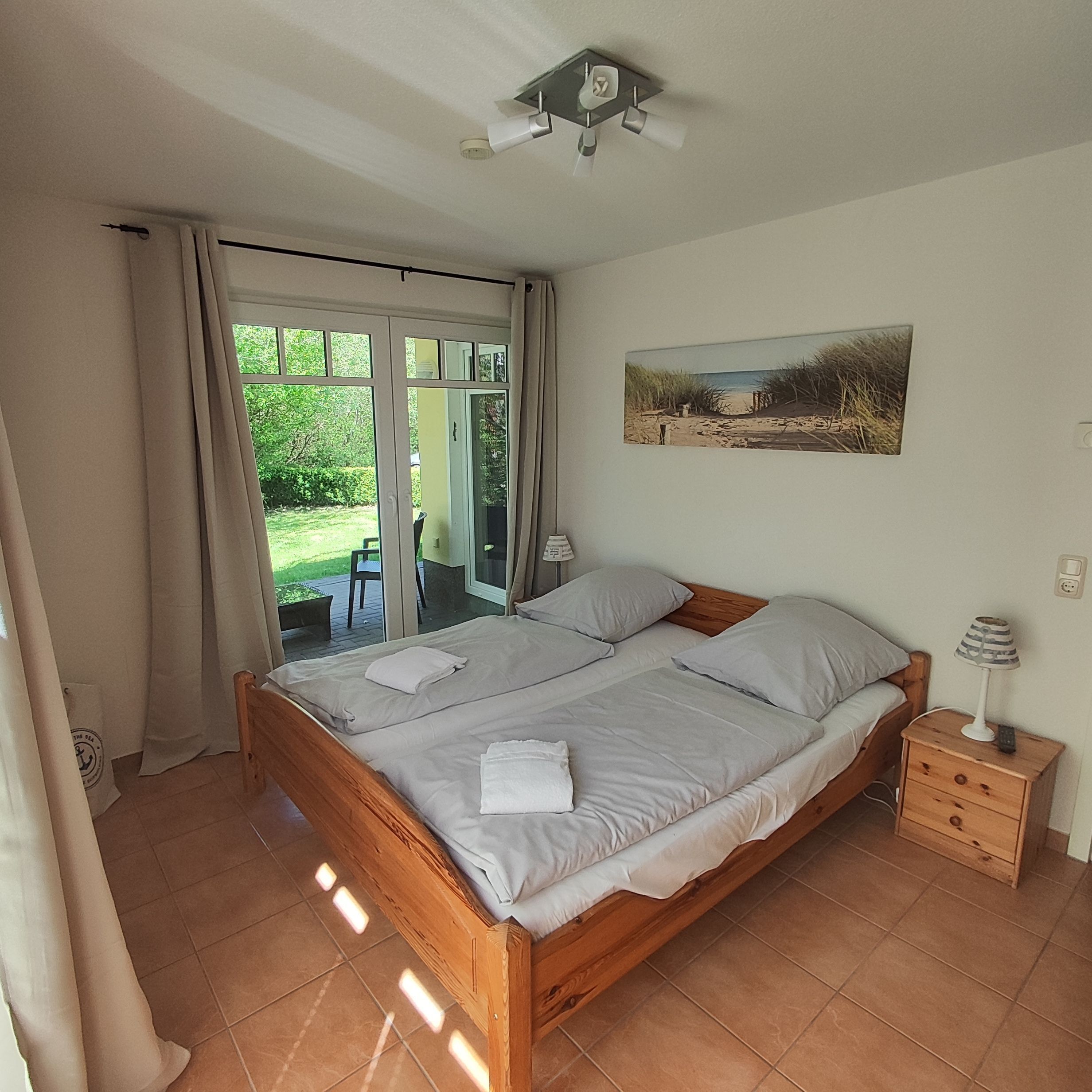 2 bedrooms, travel crib, WiFi