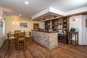 Bar (en la propiedad)