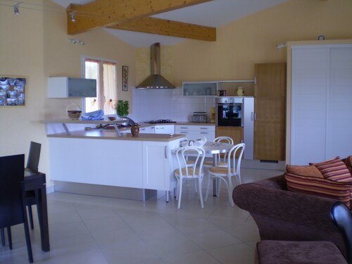 Villa in the countryside (sonnay)