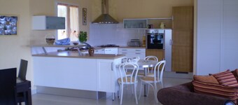 Villa in the countryside (sonnay)