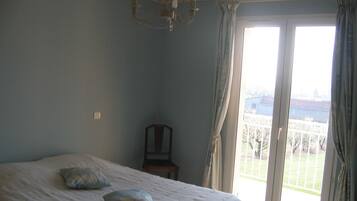 3 chambres, fer et planche Ă repasser, Wi-Fi gratuit