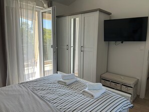 3 Schlafzimmer, Zimmersafe, Schreibtisch, Reisekinderbett