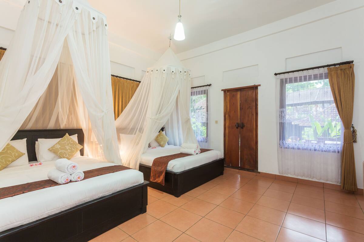 Habitación cuádruple Deluxe | Escritorio y wifi gratis
