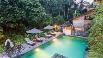 Outdoor pool, pool umbrellas