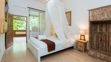 Villa, 2 Bedrooms | Desk, free WiFi