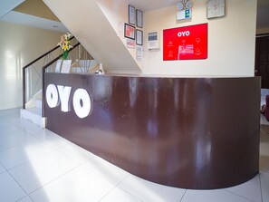 Quầy tiếp tân